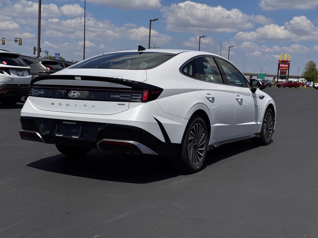 2025 Hyundai Sonata Hybrid SEL photo 2