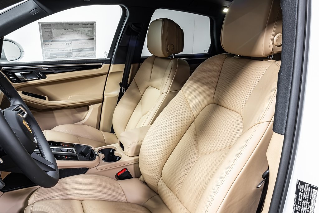 2025 Porsche Macan S photo 4