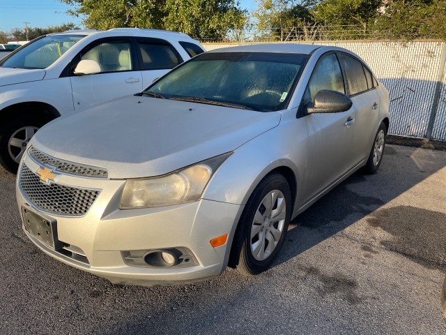 2013 Chevrolet Cruze LS photo 4