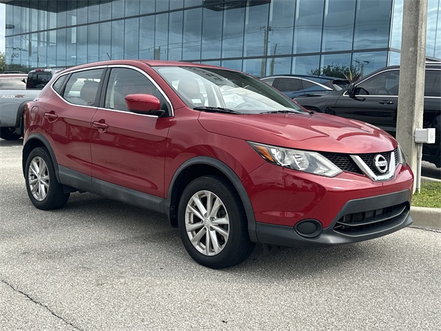 2017 Nissan Rogue Sport S photo 3