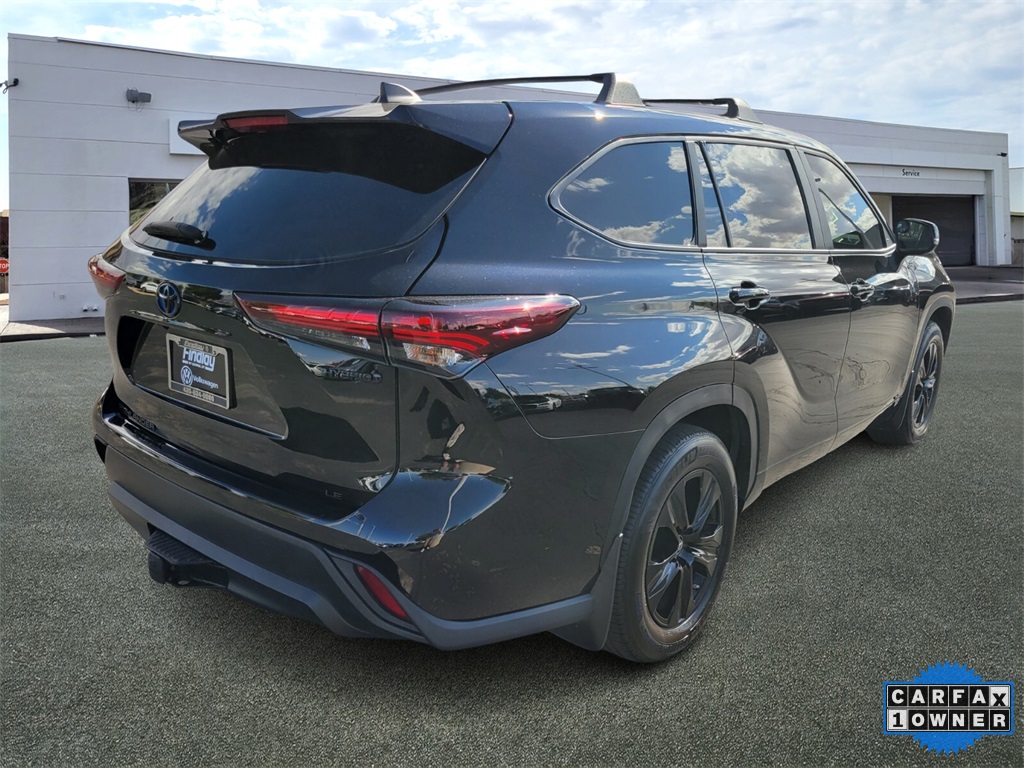 2024 Toyota Highlander Hybrid LE photo 4