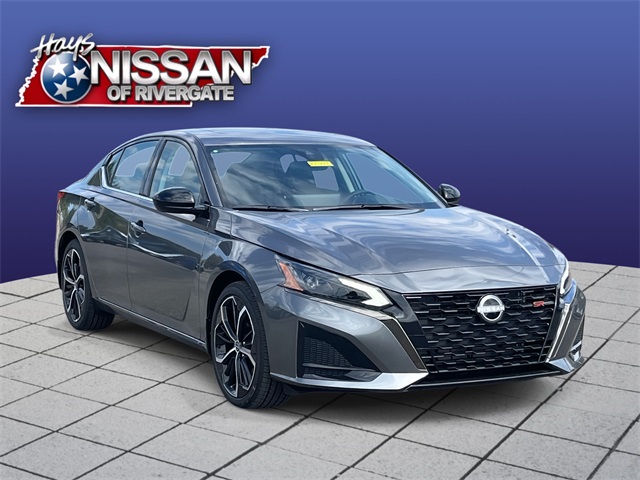2025 Nissan Altima SR's photo