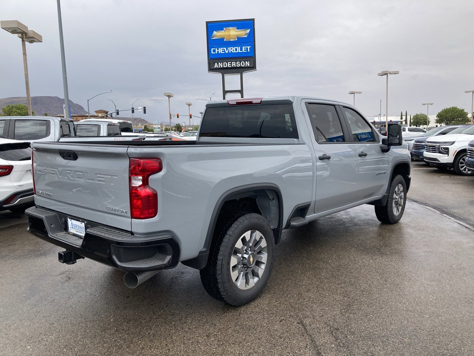 2025 Chevrolet Silverado 2500HD Custom photo 3