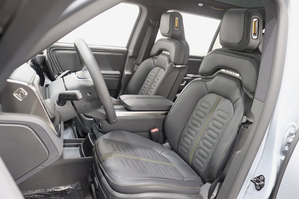 2025 Rivian R1S Adventure photo 20
