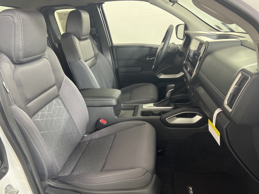 2025 Nissan Frontier SV photo 24