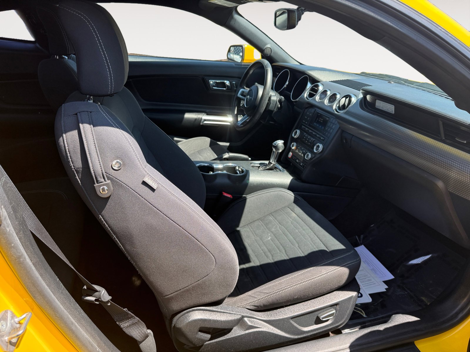 2016 Ford Mustang EcoBoost photo 19