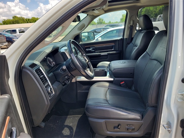 2017 Ram 1500 Laramie photo 4