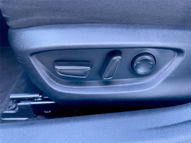 2025 Toyota Camry LE photo 3