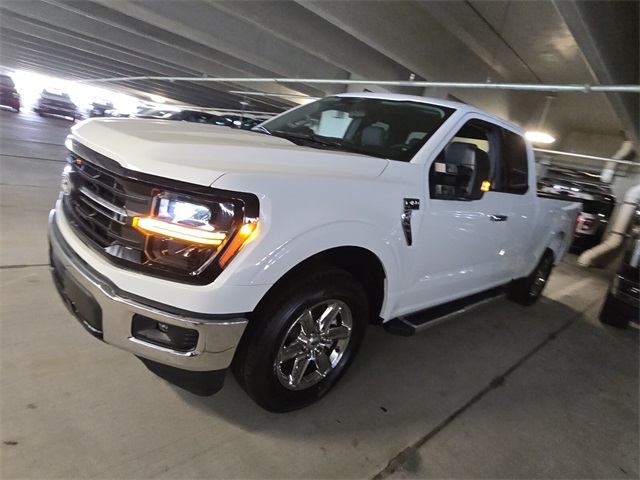 2025 Ford F-150 XLT photo 4