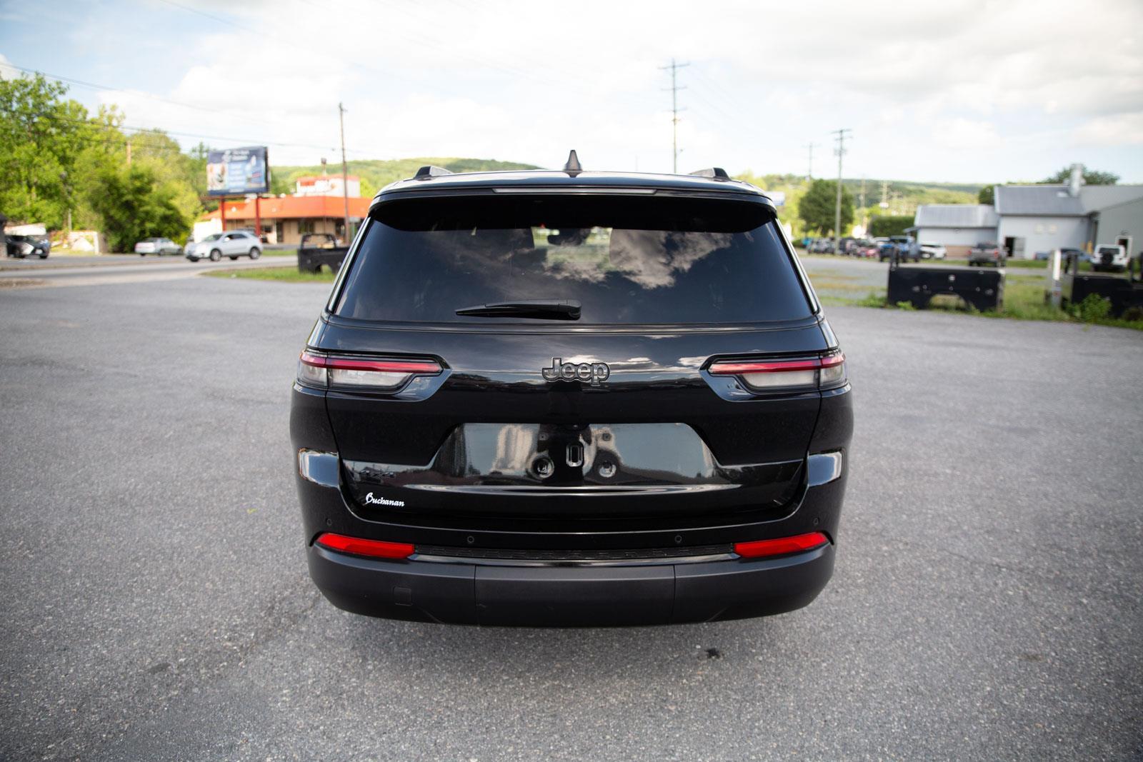 2024 Jeep Grand Cherokee Altitude photo 4