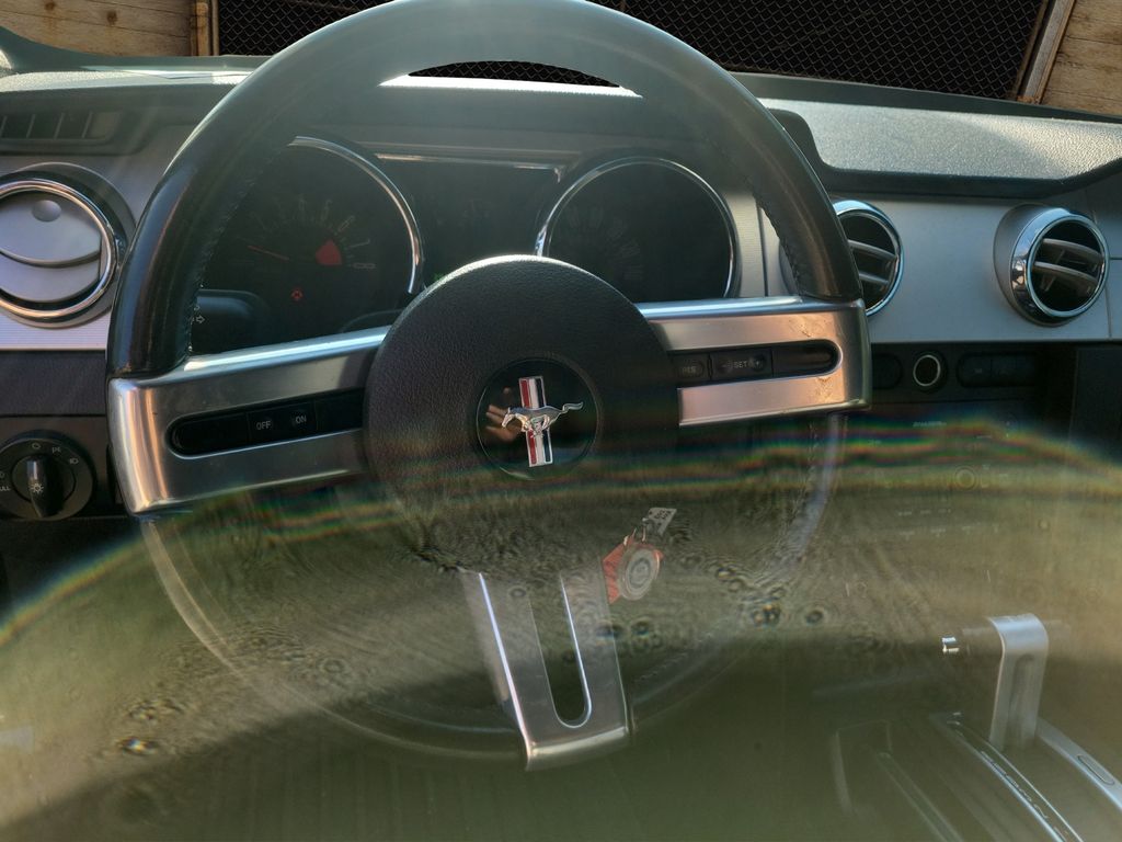 2006 Ford Mustang GT photo 19