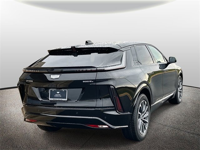 2025 Cadillac Lyriq Sport photo 2