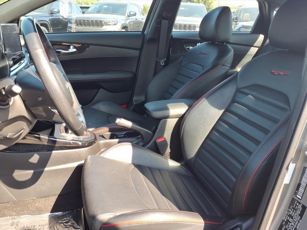 2022 Kia Forte GT photo 3