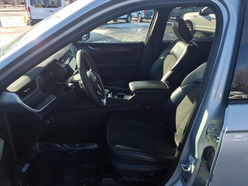 2025 JEEP GRAND CHEROKEE L - Image 28