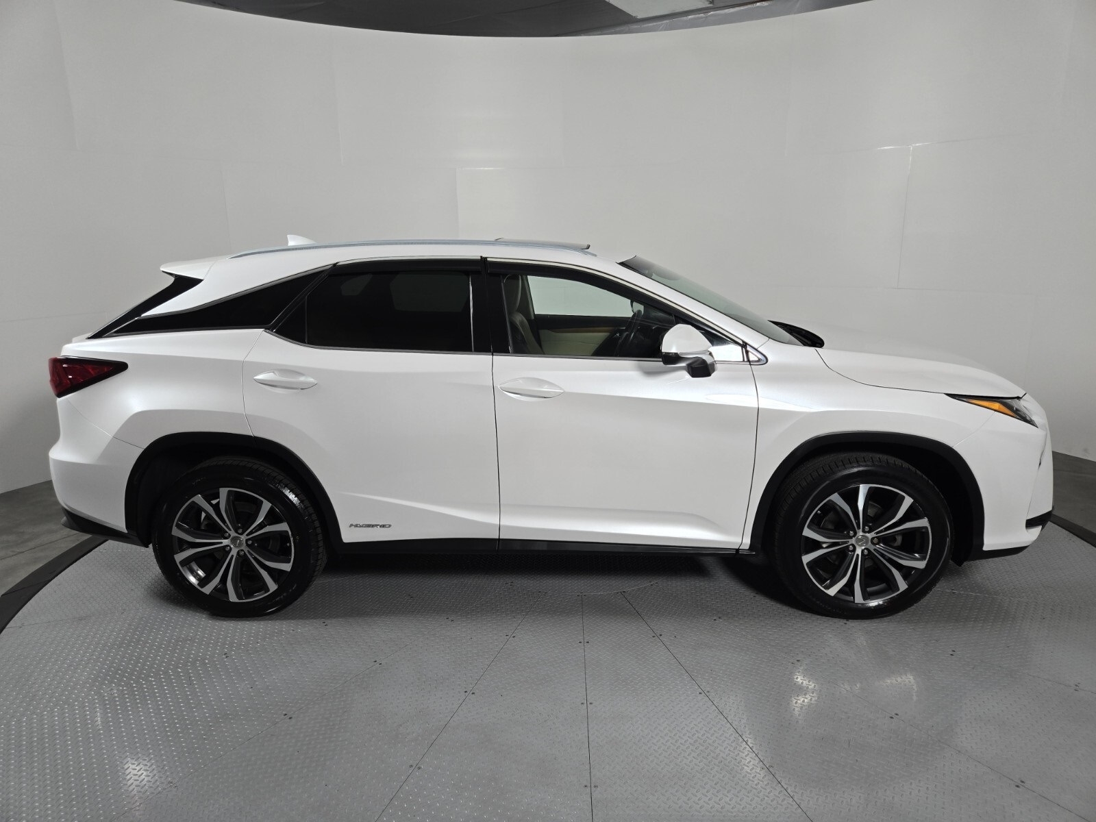 2017 Lexus RX 450h photo 3