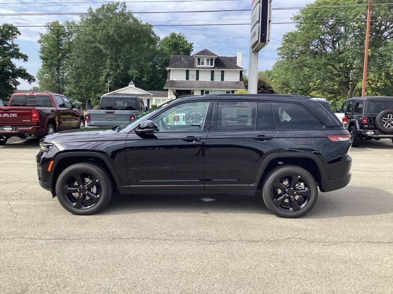 2025 Jeep Grand Cherokee Altitude X photo 4