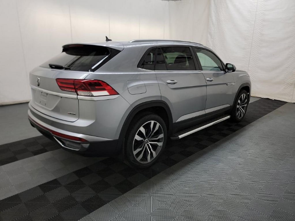 2021 Volkswagen Atlas Cross Sport SE Technology photo 3