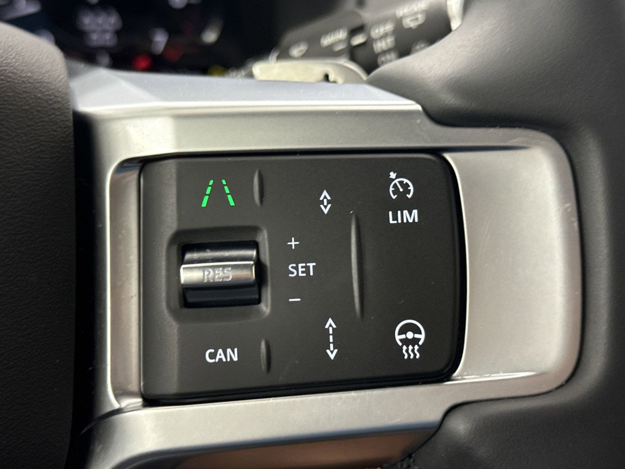 2024 Land Rover Discovery SE photo 19