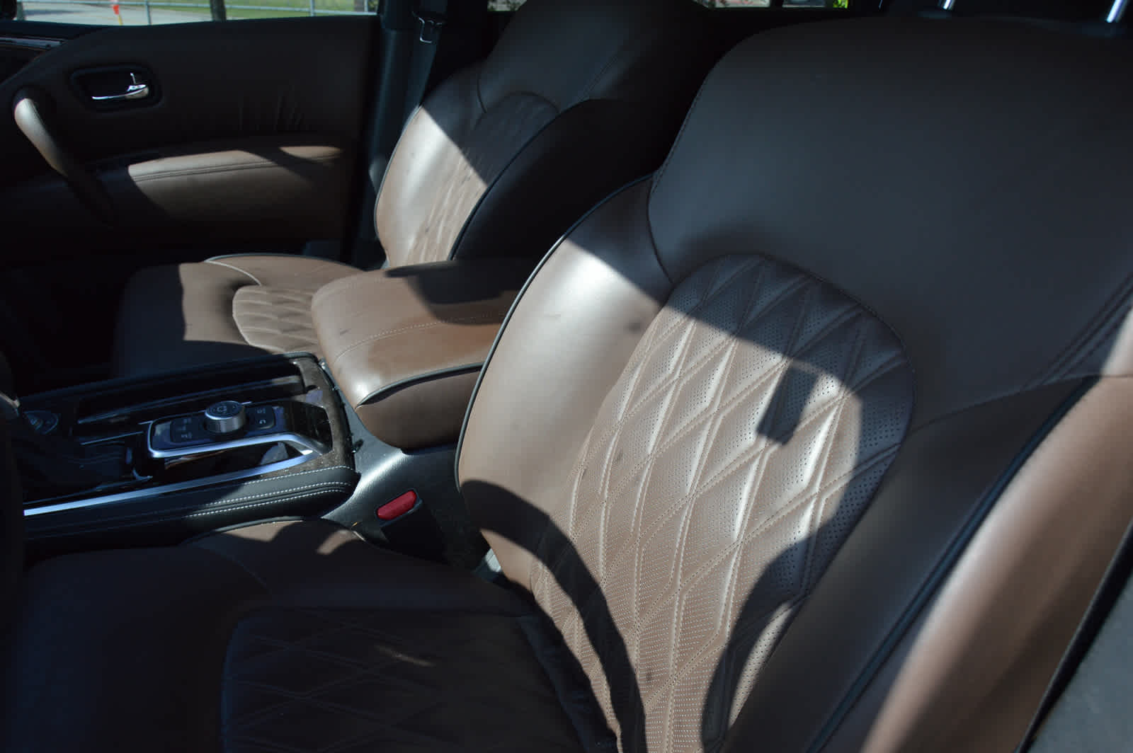 2024 Nissan Armada SL photo 2