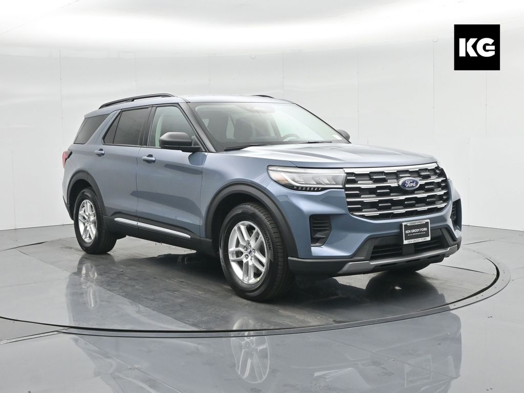 2025 Ford Explorer Active's photo