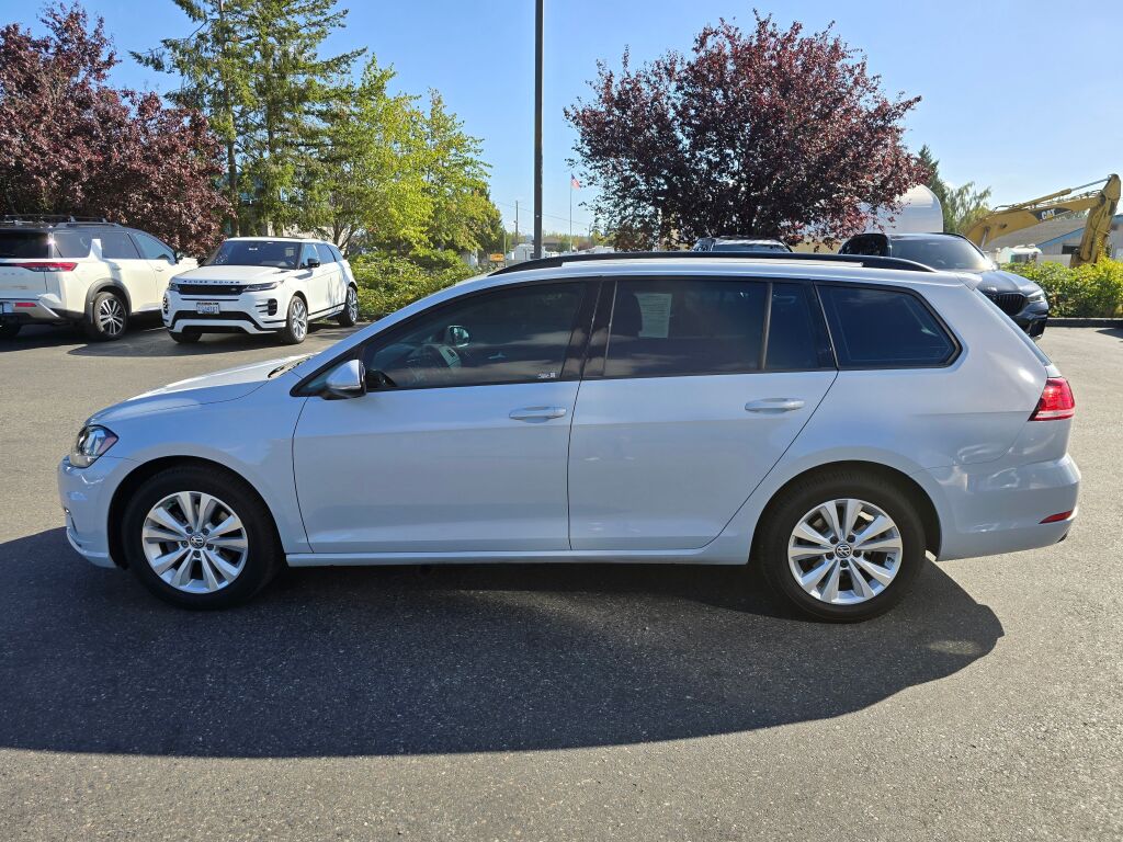 2018 Volkswagen Golf SportWagen S 4Motion photo 3