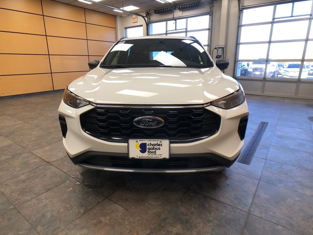 2026 Ford Escape ST-Line photo 2