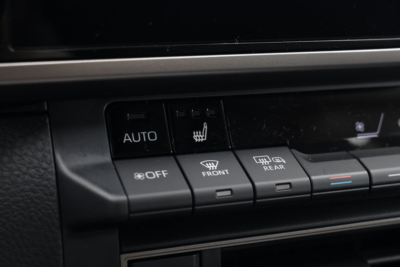 2026 Toyota Camry XLE photo 3