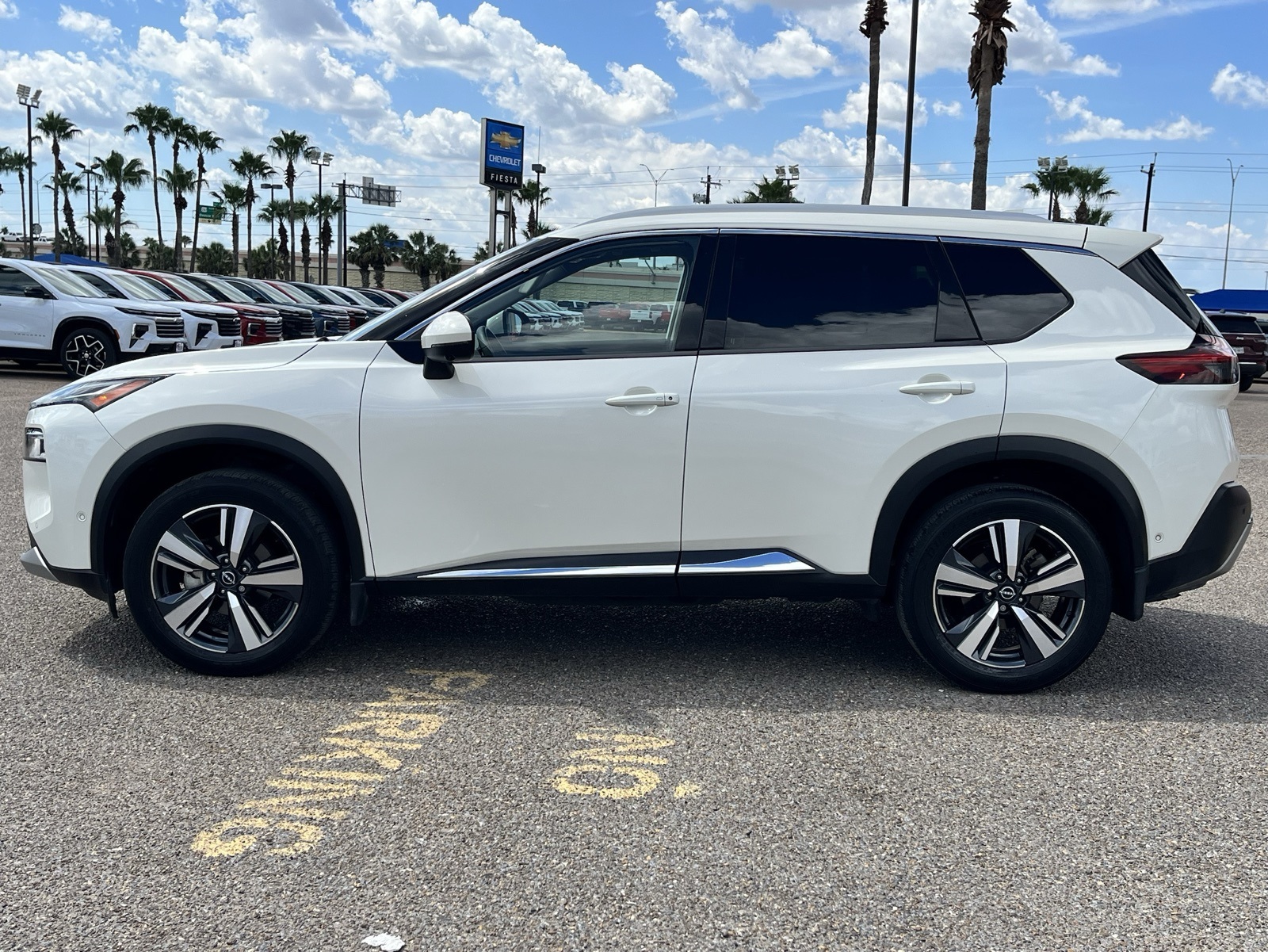 2023 Nissan Rogue Platinum photo 4