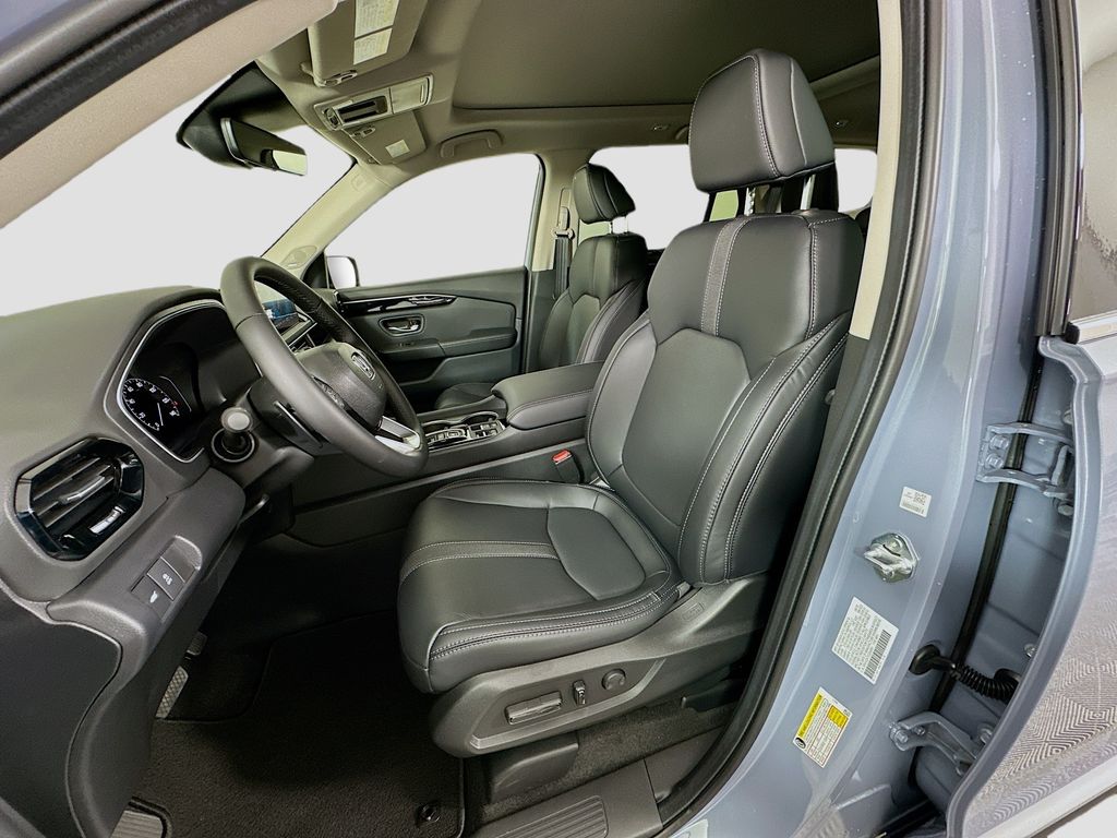 2025 Honda Pilot Touring photo 13