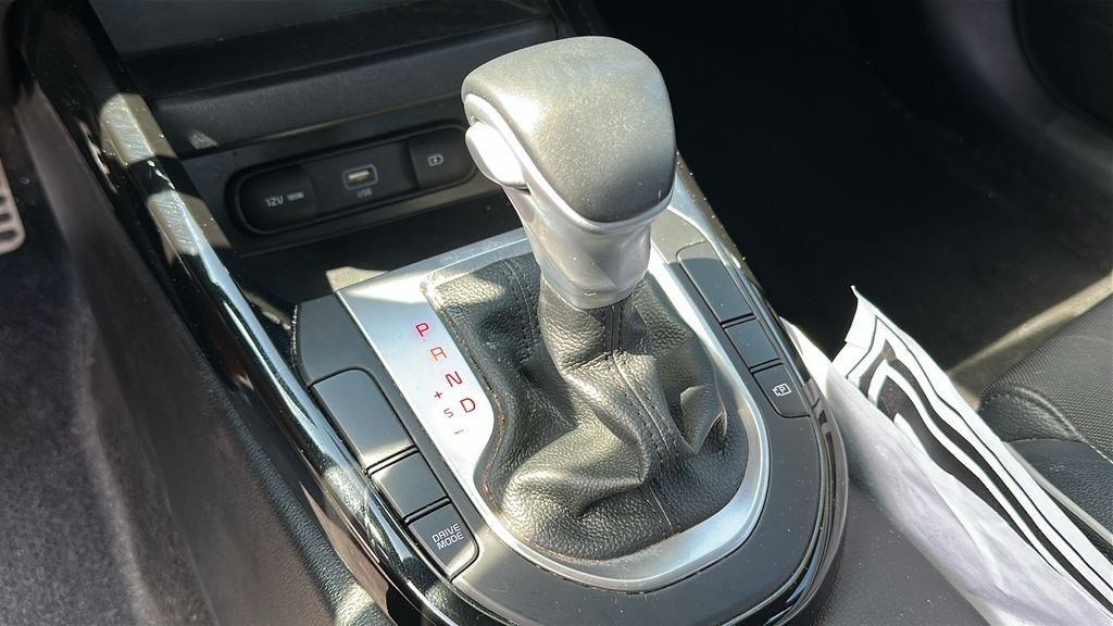 2023 Kia Forte GT-Line photo 19