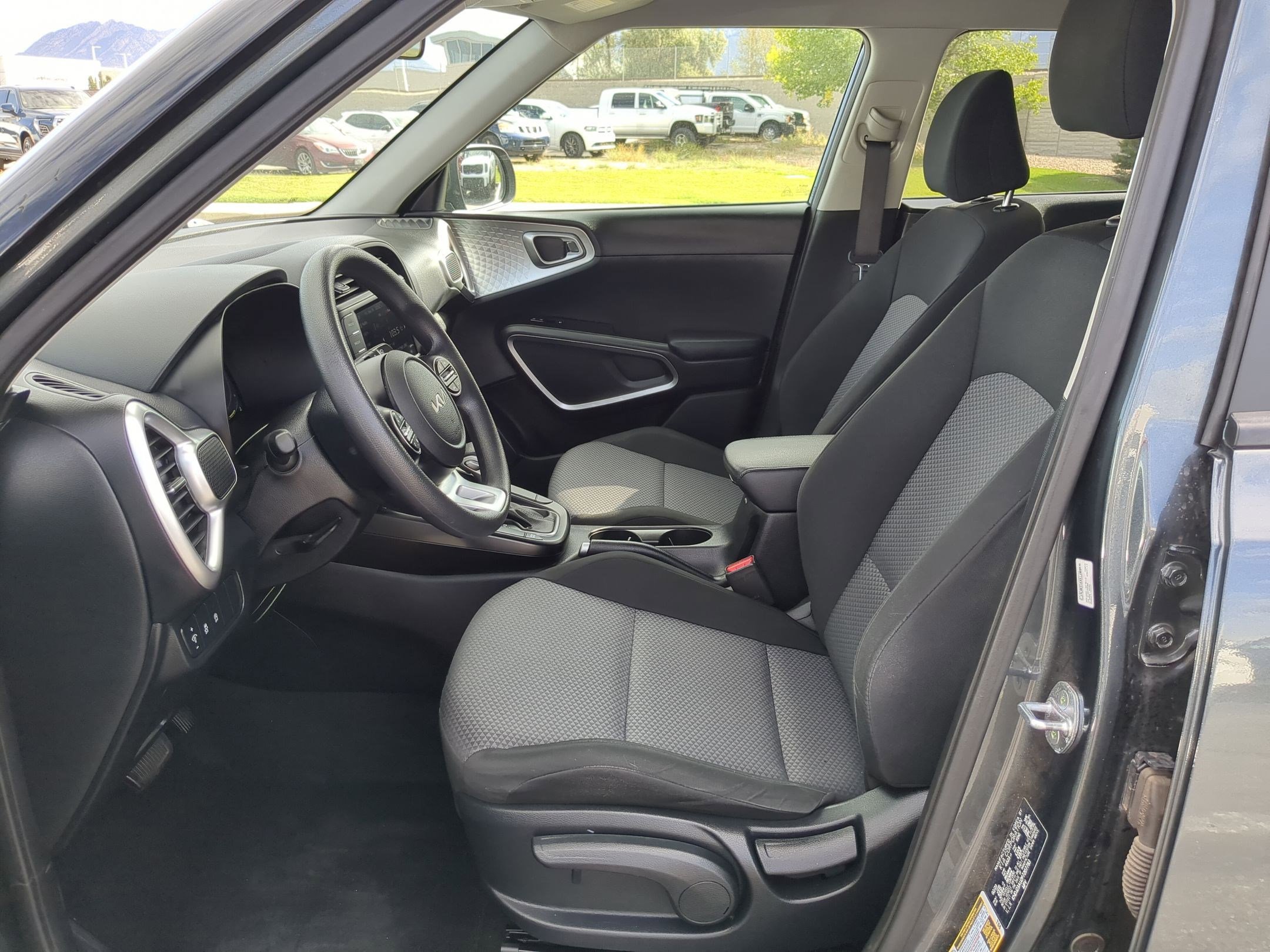 2023 Kia Soul LX photo 16