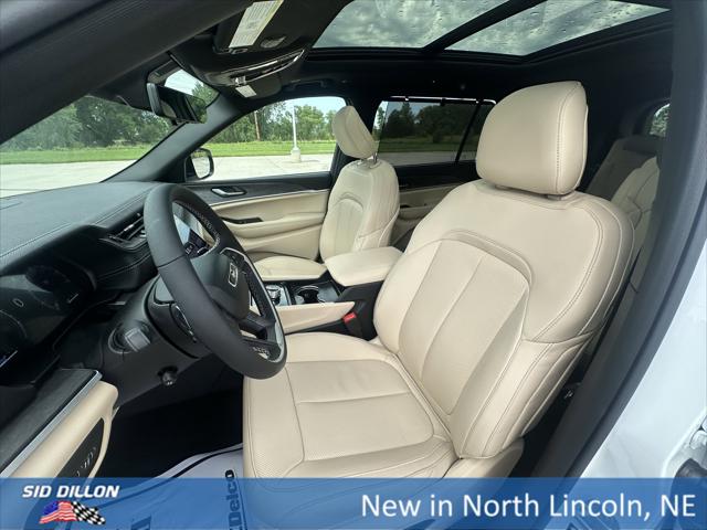 2025 Jeep Grand Cherokee Limited photo 12