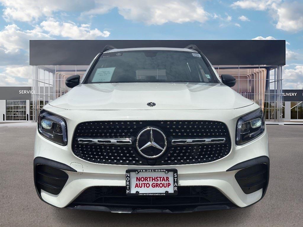 2023 Mercedes Benz GLB 250 4MATIC photo 2