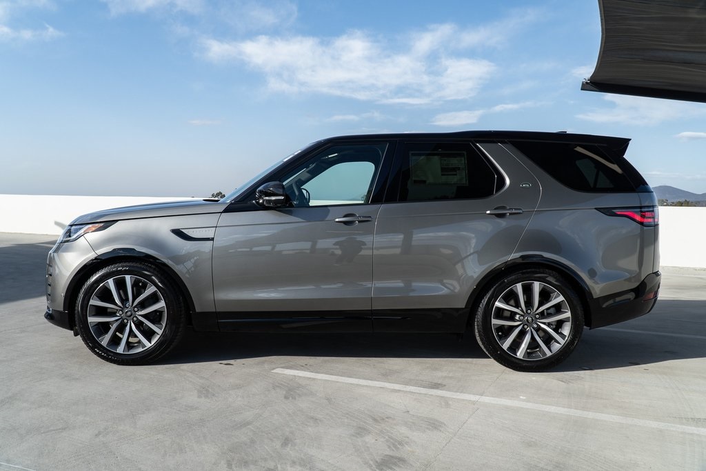 2025 Land Rover Discovery SE photo 2
