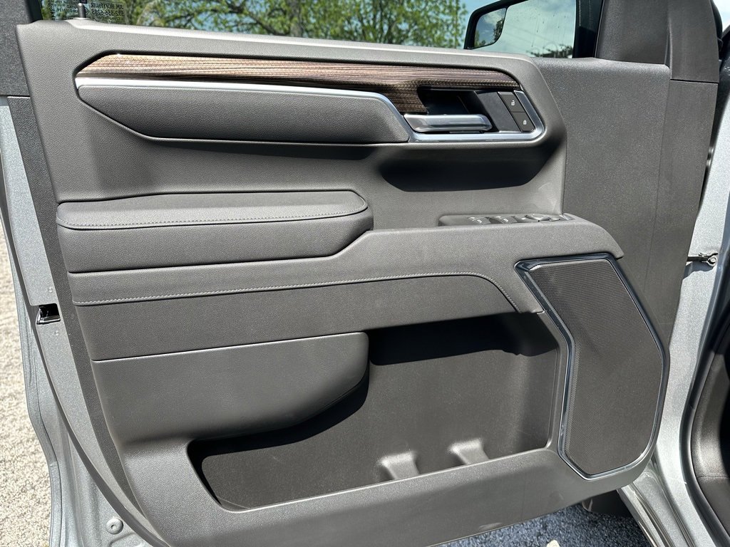 2025 Chevrolet Silverado 1500 LT photo 22