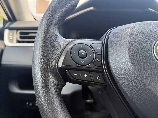 2022 Toyota RAV4 XLE photo 18