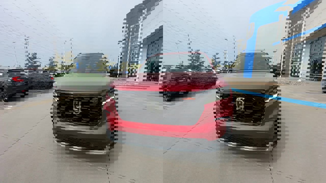 2025 Honda Pilot TrailSport photo 3