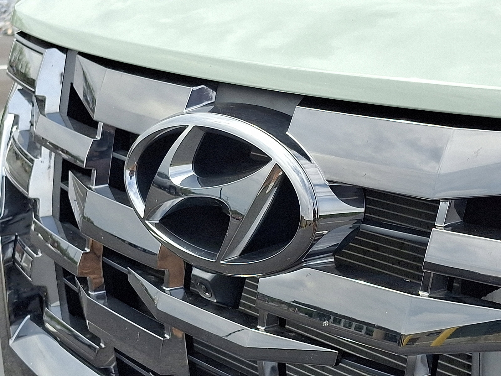 2024 Hyundai Santa Cruz Limited photo 3