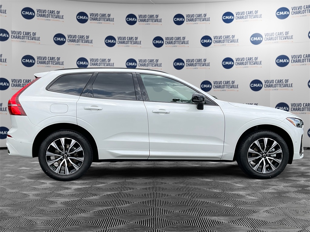 2025 Volvo XC60 B5 Plus photo 6