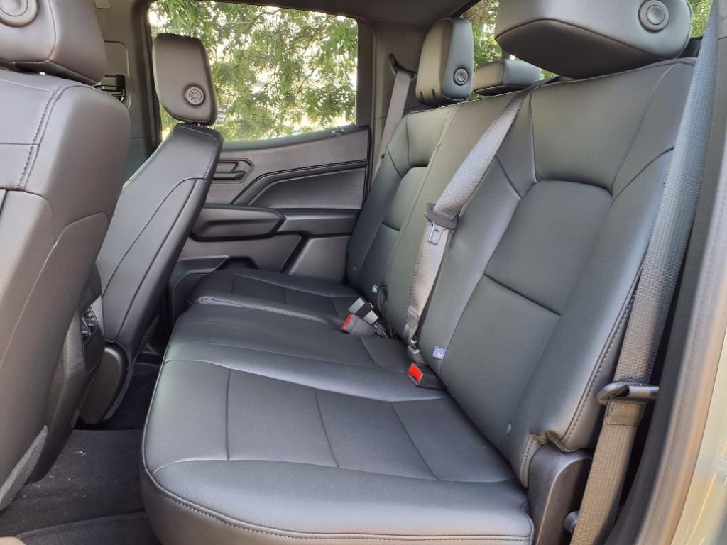 2026 Chevrolet Colorado Trail Boss photo 4