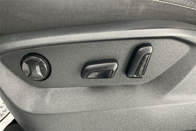 2023 Volkswagen Atlas Cross Sport SE Technology photo 34