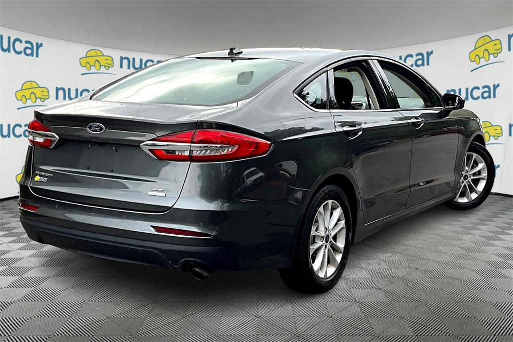 2020 Ford Fusion SE photo 6