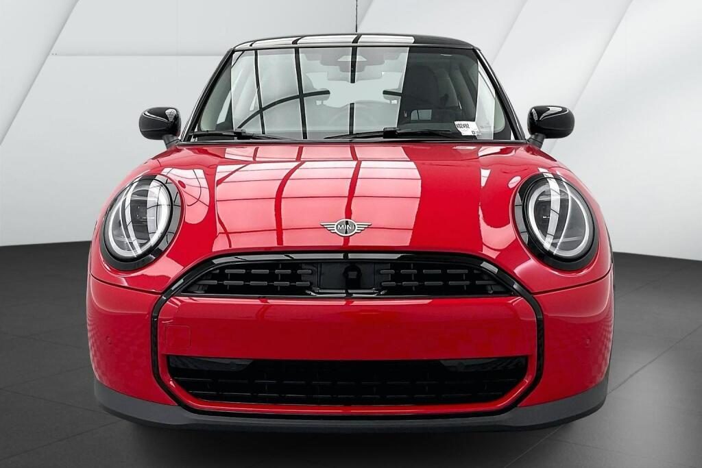 2025 Mini Cooper 2 Door Hardtop photo 2