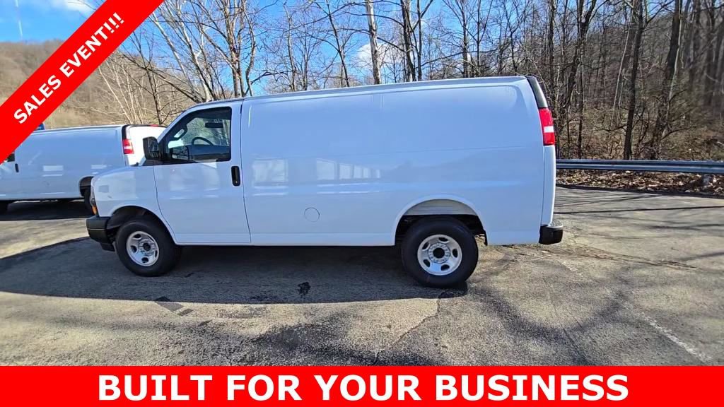 2025 Chevrolet Express 2500 Work Van Cargo photo 4
