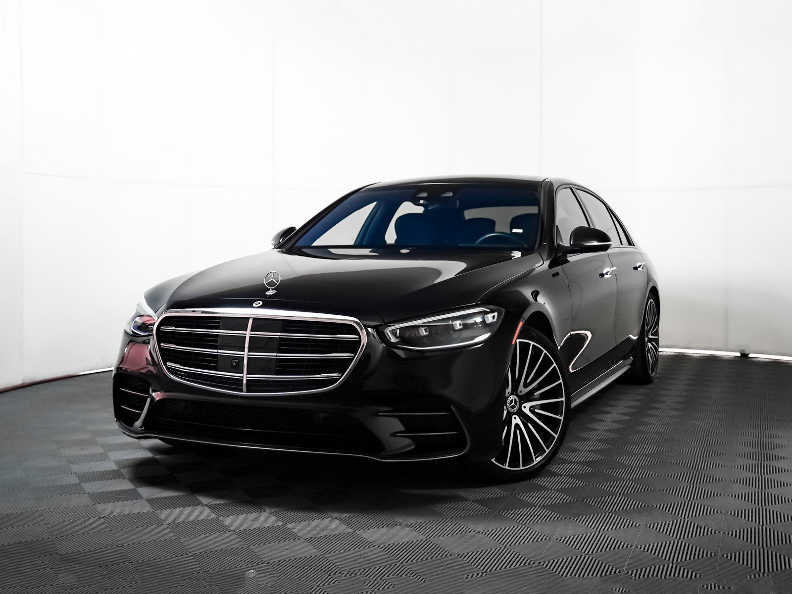 2023 Mercedes-Benz S-Class S 580's photo