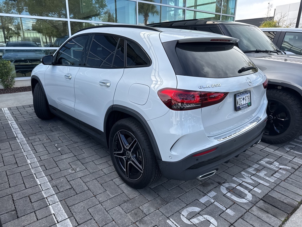2023 Mercedes Benz GLA 250 4MATIC photo 2