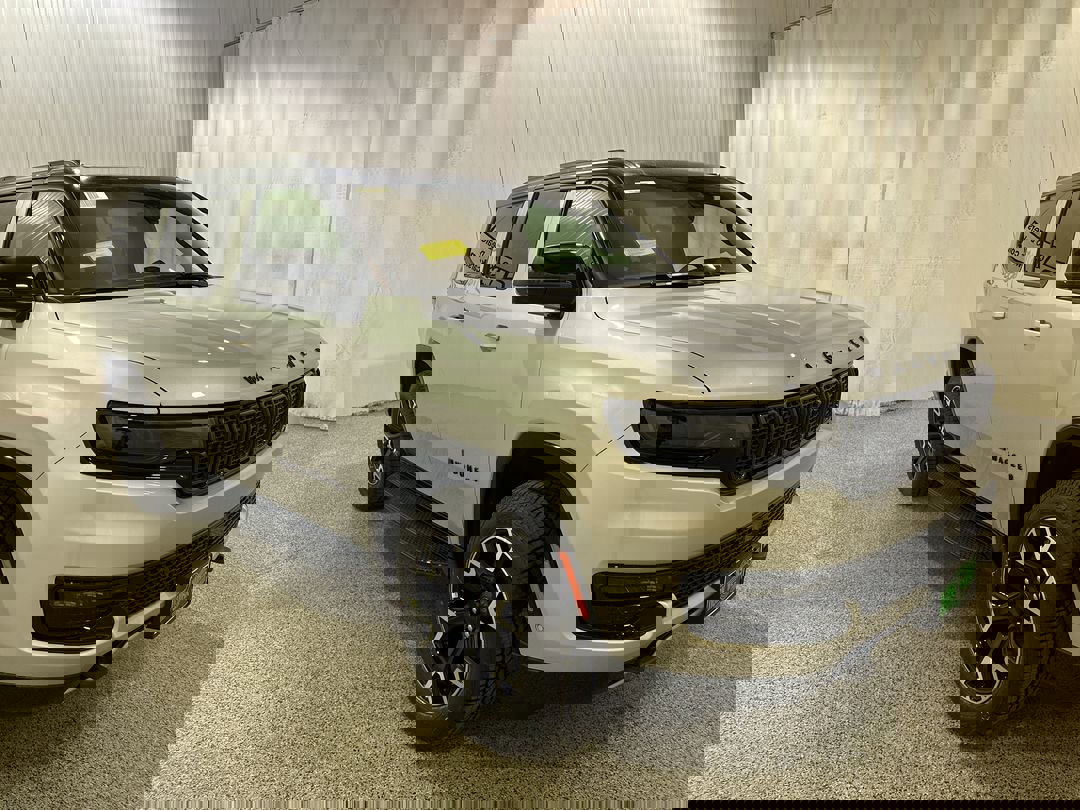 2025 Jeep Wagoneer Series II's photo