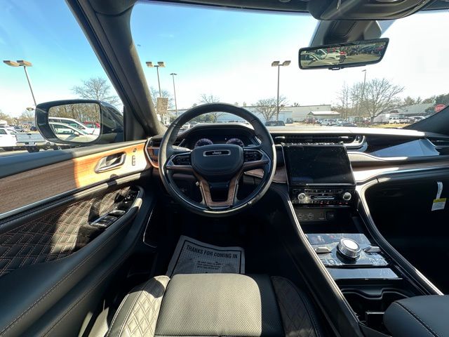 2025 Jeep Grand Cherokee Summit Reserve photo 14