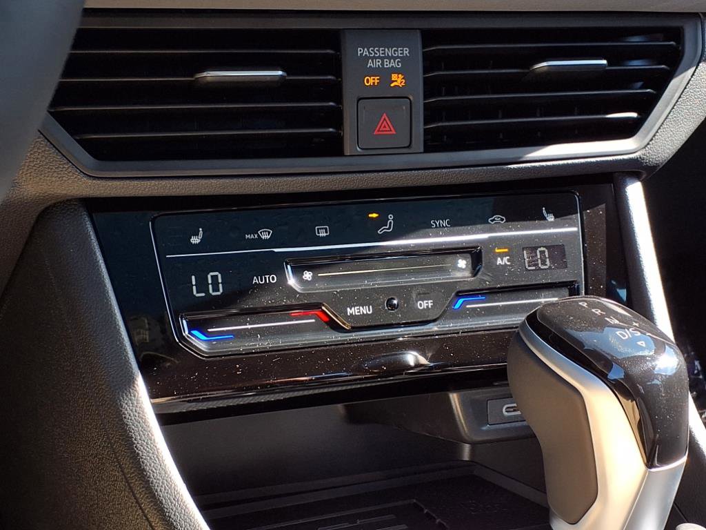 2025 Volkswagen Jetta SE photo 15