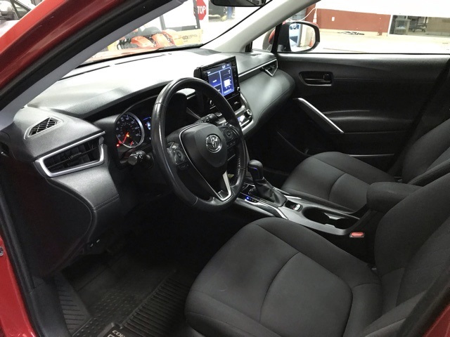 2022 Toyota Corolla Cross LE photo 12